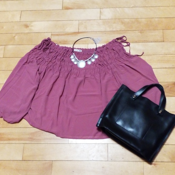 ♥️Plus Size Off Shoulder Ruffled Blouse Top - Picture 7 of 8